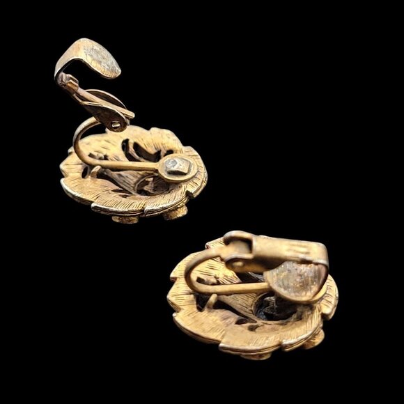 Vintage Gold-tone Clip-On Earrings Smooth & Textured Ornate Design 3/4" - Picture 5 of 5